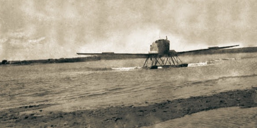 Hidroavião alemão que pousou no Rio Jaguaribe para manutenção. Aracati, 25 de junho de 1923. 